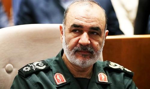 سردار سلامی: می دانیم و می دانید که انتقام سختی می گیریم/قول می‌دهیم واکنشمان به این ماجرا پشیمان کننده، ویرانگرباشد