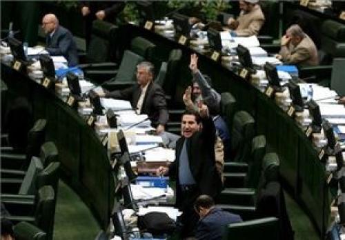  درگیری لفظی دو نماینده در مجلس