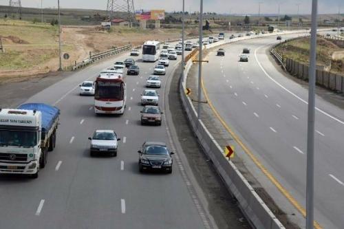 مه گرفتگی در دو استان/ ترافیک صبحگاهی در آزاد راه تهران - کرج 