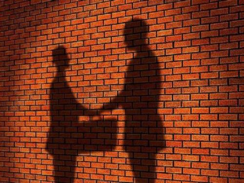 حواسمان به قاچاق خاک نیست/ مشکل محیط‌زیست کشور از کجا آب می‌خورد؟