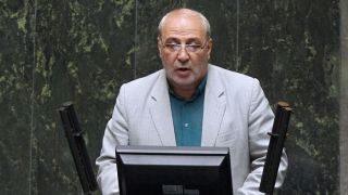  روحانی از اختیارات خود برای حل مشکلات مردم استفاده کند 