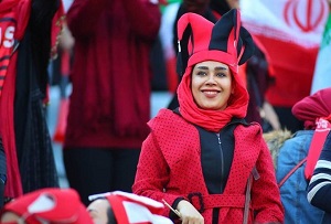  عکس/سرخ پوش ها در استادیوم آزادی