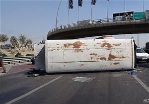  ۱۶ مصدوم در واژگونی اتوبوس بانوان ورزشکار