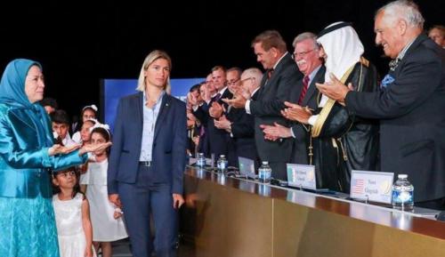  افول بیش از گذشته دولت ترامپ با جیره خواری بولتون از منافقین 