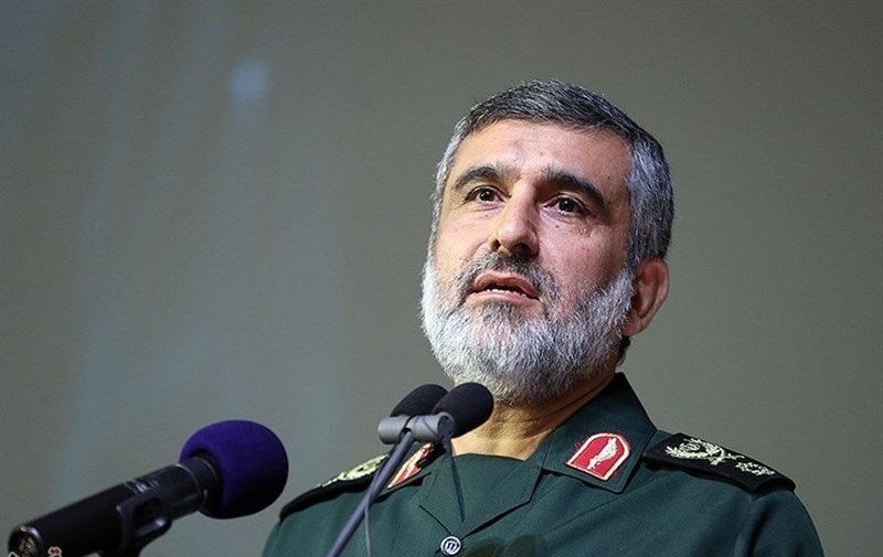  سردار حاجی‌زاده:دقت موشک‌ها را مدیون تدبیر رهبر معظم انقلاب هستیم/ ناوهای آمریکا برای موشک‌های ما "سیبل" هستند 
