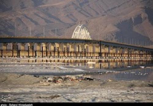  درخواست ۲۰۰ میلیون دلاری ۹ نماینده مجلس از رئیس جمهور برای احیا دریاچه ارومیه 