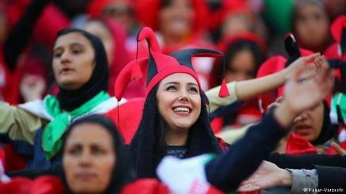 مهلت فیفابه ایران برای لغوممنوعیت ورودزنان به ورزشگاه‌ها