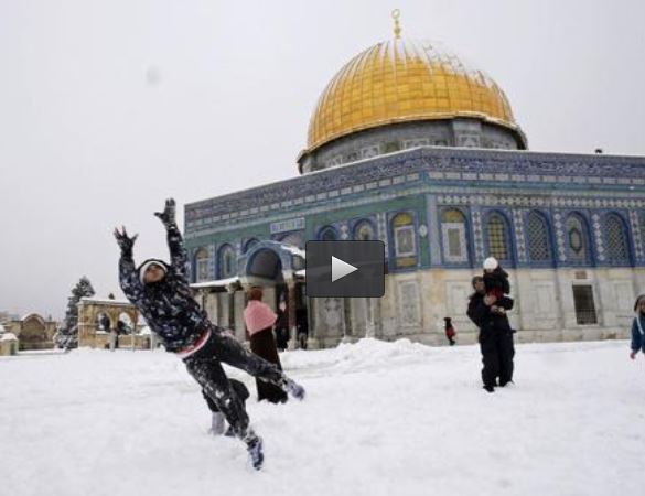  فیلم/ برف بازی فلسطینی‌ها در مسجدالاقصی