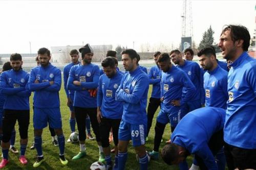 شوک خبری استقلال درمنتشرشد:جدایی سه بازیکن درنیم فصل از ابی پوشان قطعی شد/بن بست خرید سه بازیکن خارجی دراستقلال با چراغ سبز شفر