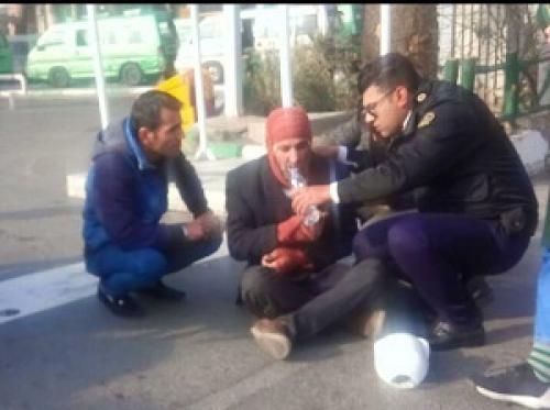  عکس/ اقدام خداپسندانه پلیس در خیابان ولیعصر