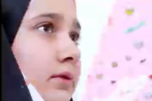 لحظه اعلام خبر شهادت پدر به دختر شهید بابایی 
