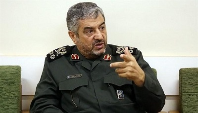 سرلشکرجعفری:40 هزار پروژه محرومیت زدایی از ١٢ بهمن آغاز می‌شود/ دولت باید در موضوع انسداد مرزها کمک کند