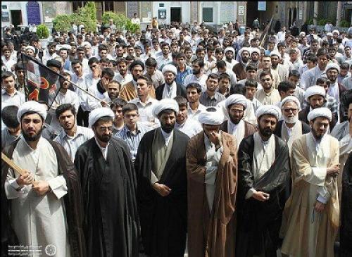 فتنه‌ای جدید از درون حوزه‌های علمیه /چرا رهبر انقلاب در دیدار مردم قم درباره «نفوذ فرهنگی» در دستگاه روحانیت هشدار دادند؟