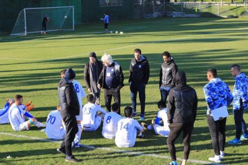 شوک به استقلال و هوادران:شوک به سرمربی استقلال و هواداران آبی! 