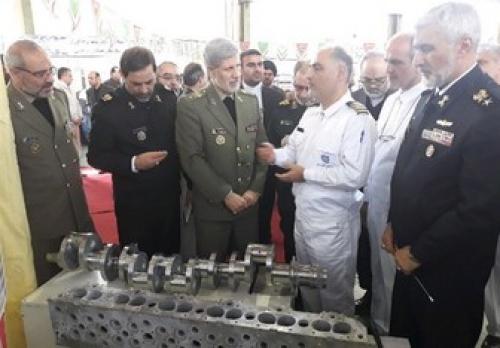 وزیردفاع ازنمایشگاه صنایع دریایی بازدیدکرد 