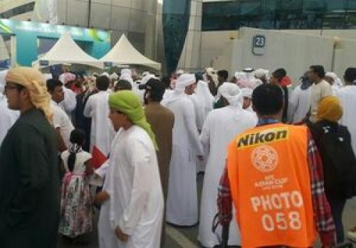 بی‌احترامی به سرود قطر و پرتاب کفش 