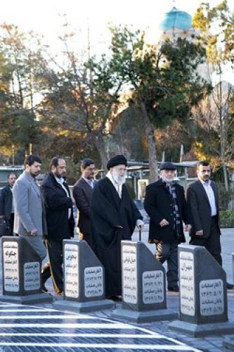 عکس/حضوررهبر انقلاب اسلامی در مرقد امام خمینی(ره) وگلزار شهدا