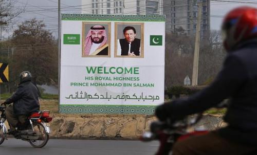 چرا بن سلمان به پاکستان سفرکرده است/سفر محمد بن سلمان به پاکستان درپی حادثه تروریستی سیستان و بلوچستان 