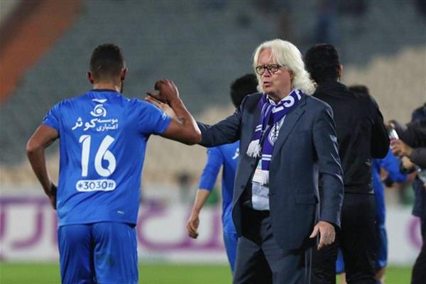 شوک خبری در اردوگاه استقلال:شاه ماهی ابی پوشان دردوراهی ماندن یا نماندن/پیشنهاد اروپایی به الماس آبی‌ها 