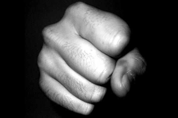  دعوای آمدنیوز و سلطنت طلب ها/ حساب روح الله زم تعلیق شد | عکس