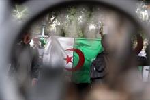 تظاهرات و درگیری به نزدیکی قصر ریاست جمهوری الجزایر رسید/فیلم