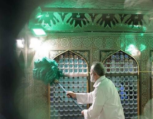 مراسم غبارروبی ضریح مطهر امام رضا(ع)/تصاویر