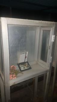 سارقان به ویترین شهداهم رحم نکردند 