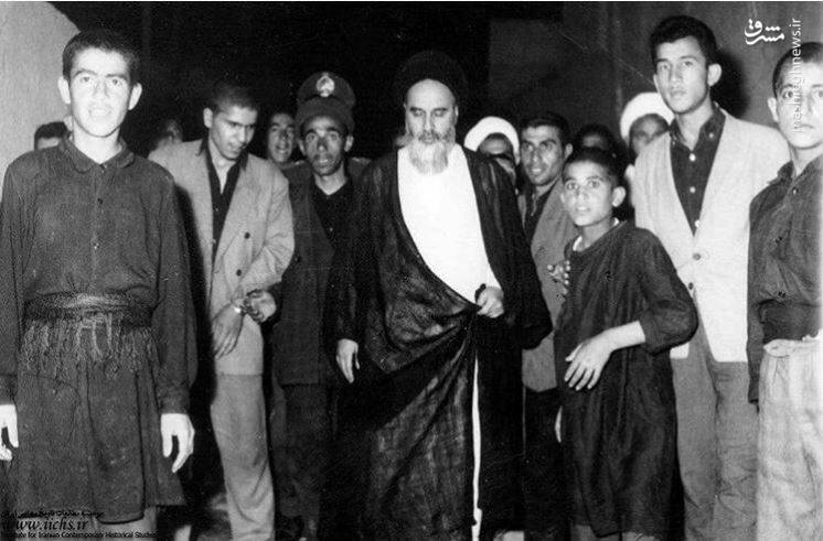 تصویردیده نشده ازامام خمینی دردسته عزاداری