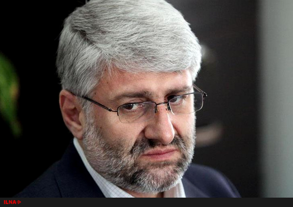 حقوق کارگران نباید کمتر از کارمندان باشد 