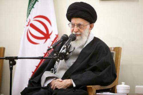 فیلم/اشاره رهبرانقلاب به دوراهی‌هایی برای کشور