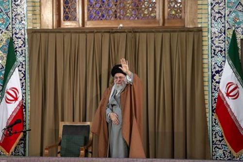 عکس/سخنرانی رهبر انقلاب در حرم مطهر رضوی