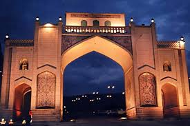 واژگونی چند دستگاه خودرو در پی بارش باران در دروازه قرآن شیراز + فیلم 