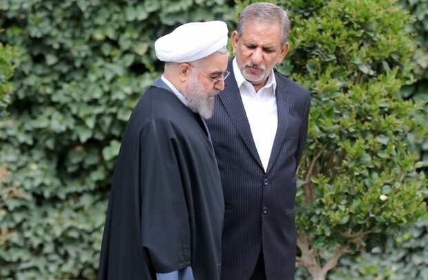 دلار ۴۲۰۰ تومانی یکساله شد/ تولدی که اقتصاد را ماتم‌زده کرد