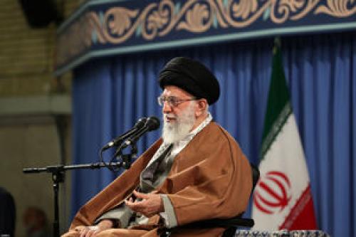 فیلم/ رهبرانقلاب: کارگر را در جامعه بایستی ارزشمند معرّفی کرد
