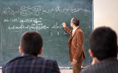 بدهکاری میلیاردی به معلمان برای3ماه پایانی سال۹۷ 