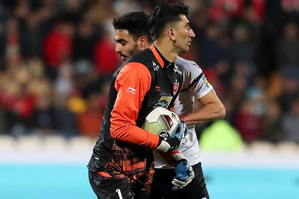 خبربد به هوادران سرخ پوش:مردشماره 1 پریپولیس نیمکت نشین شد/شاه ماهی جنجالی از بازی بعدی محروم شد