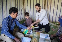 عکس/ معلم فداکار کوچ نشین