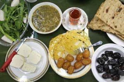 آیا روزه‌داری موجب زخم معده می‌شود؟ 