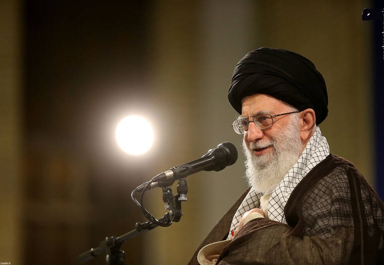 با افزایش معرفت جامعه، گفتمان های انقلابی را تقویت کنید/ همراهی طلاب و بزرگان حوزه با نهضت امام(ره) جزو وظایف ذاتی و هویتی حوزه بود