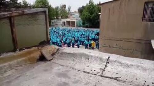 فیلم/مجبور کردن دانش آموزان به رقصیدن!