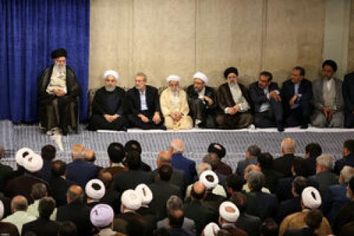فیلم/کنایه رهبرانقلاب به مسئولان کاخ‌نشین"
