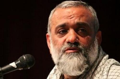 هدیه ارزشمند دختر شهید به سردار نقدی +عکس