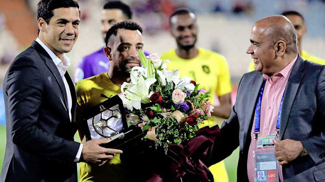 رفتار عجیب و تحقیرآمیز ژاوی با ستاره پرسپولیس + عکس