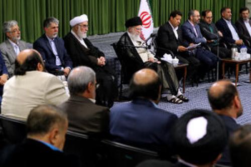 فیلم/ حاشیه های دیدار شاعران با رهبر انقلاب