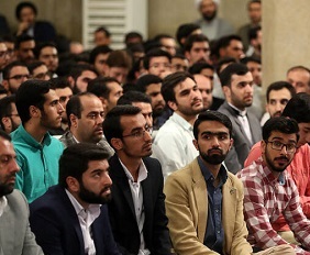 عکس/دیدارجمعی از دانشجویان بارهبرانقلاب