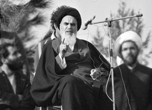 فیلم/تصاویری کمتر دیده‌شده از زندگی شخصی و روزانه امام خمینی (ره)