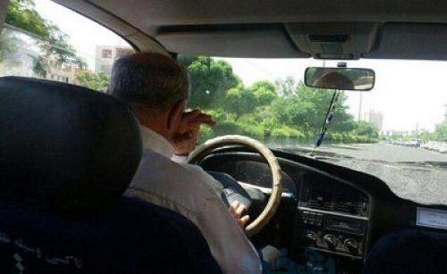 عکس/راننده تاکسی با معرفت قزوینی!