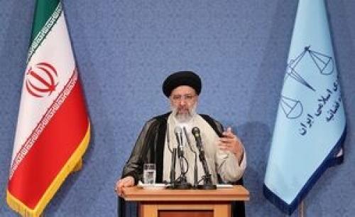 اقتدار امروز ایران نتیجه راهبرد مقاومت است یا مذاکره؟/ نیروهای سپاه با ساقط کردن پهپاد درس بزرگی به دشمن متجاوز دادند