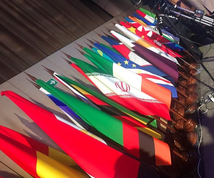 اقدام جالب یک نماینده مجلس در جابجایی پرچم صهیونیست‌ها +عکس