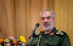 دریادار فدوی: دشمنان هر روز به دنبال نقشه جدید برای ضربه زدن به انقلاب هستند/ جرأت شلیک یک تیر به سمت ایران را ندارند 